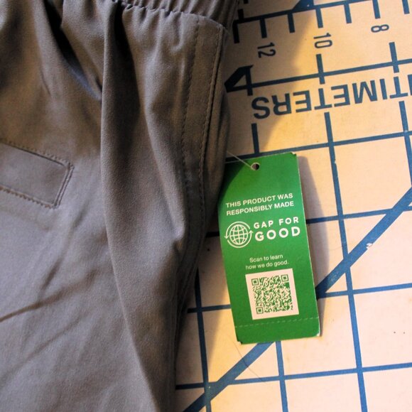 NWT GAP GapFit High Rise Runaround Pants, Mercury Gray, Small - Picture 9 of 9